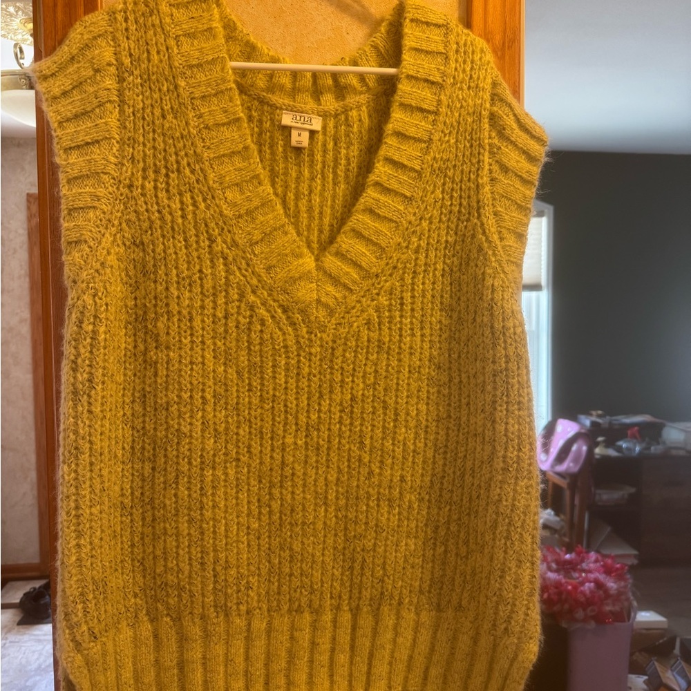 a.n.a Women's Yellow V-Neck Sweater Vest